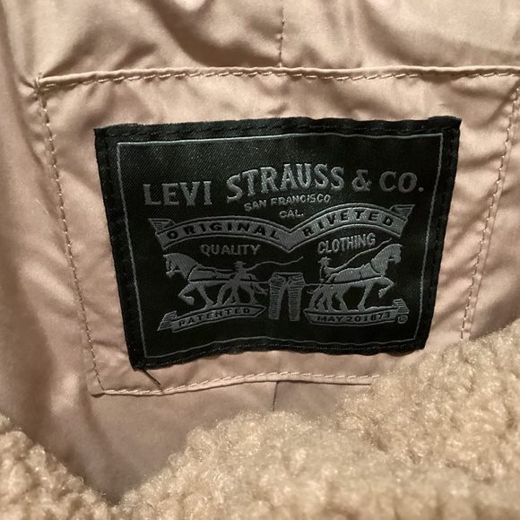 Levi's Quilted Faux Fur Short Teddy Jacket, size M - Picture 8 of 16